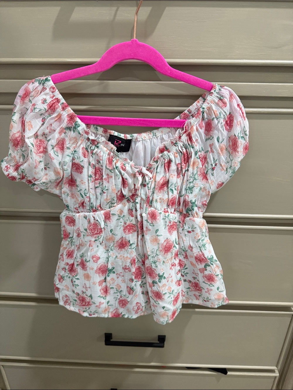 Iz Byer White Floral Puff-Sleeve Peasant Top with Pink Rose Print